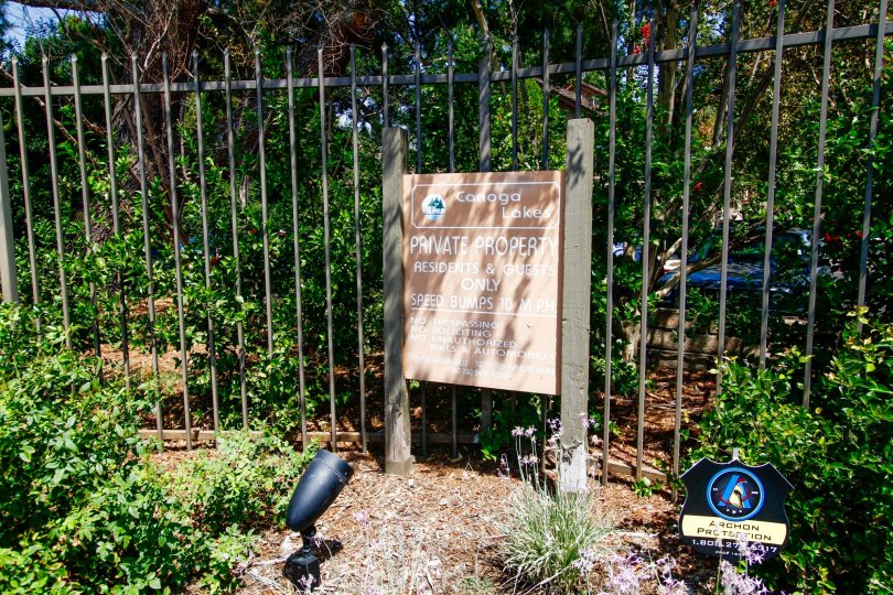 Canoga Lakes Canoga Park CA